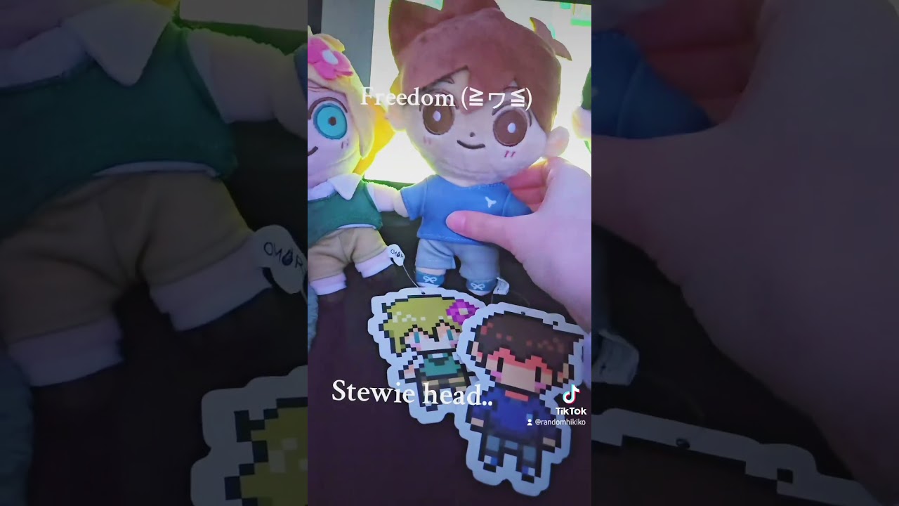 follow me on tiktok too :D tiktok: randomhikiko #omori #merch #unboxing #omorigame #plush #plushies