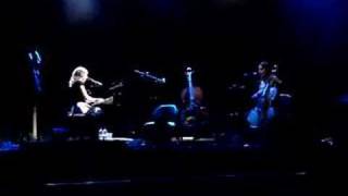 Vyvienne Long-Happy Thoughts