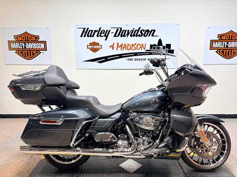 2026 FLTRXL Harley-Davidson® Road Glide Limited Iron Horse Metallic Chrome Trim