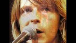 RENAUD   petite fille des sombres rues.wmv