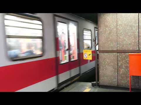 départ de métro [ REVAMPING ORIGINAL TRAINS SERIES, TURRO STATION, LIGNE M1 ]