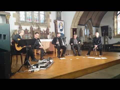 Nijadell 5 tet : cantique breton suivi d'un extrait de la BO du temps des gitans