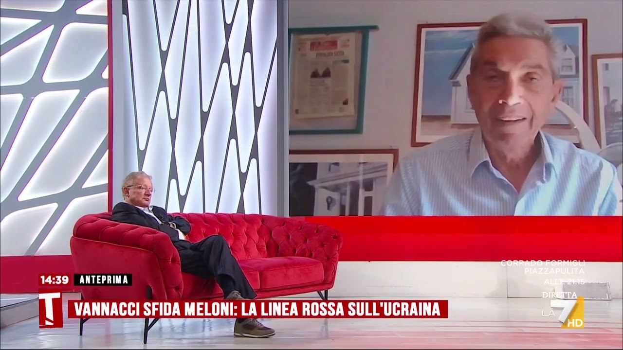 Ucraina, la battuta di Padellaro: "Vannacci parla di linea rossa? Gli si addice poco il rosso..."