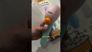 Download lagu Your little one is too lazy to take a bath? Just use this, Mom! #shower mp3