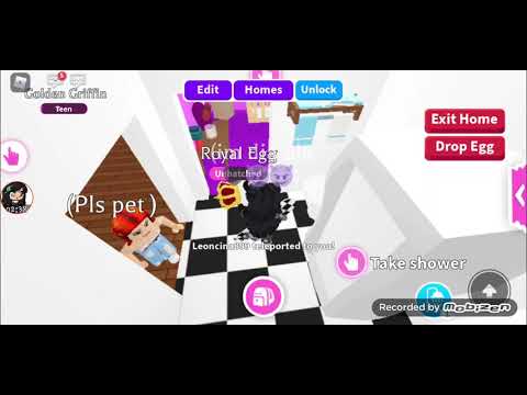 Schiudiamo un royal egg su adopt me💗😂✌/trovo un pet ultra raro/