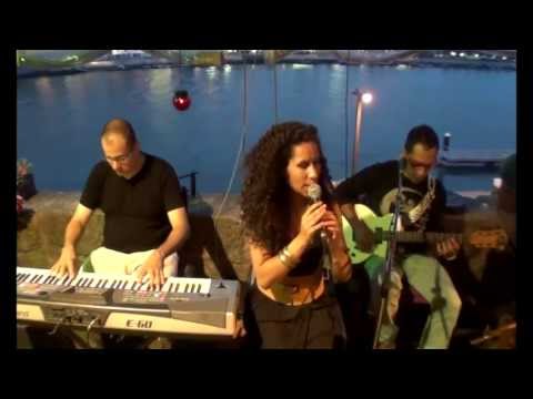 Billie Jean - Tia Mikas  Ao Vivo na Ribeira - Porto - Portugal