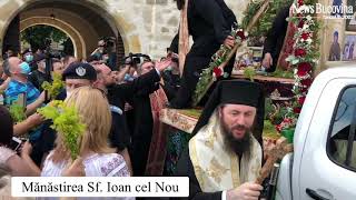 VIDEO - Mii de credincioși s-au îmbulzit la sarmale - Regulile de distanțare au fost ignorate 1 video