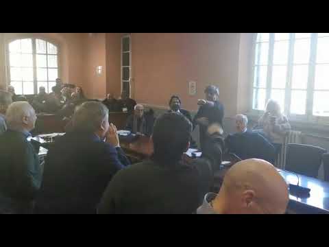 Raggi - Salvini oggi è venuto a Ostia per fare i soliti selfie (06.02.20)