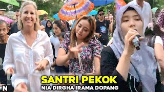 Download lagu Lagu Santri Pekok Bikin Penonton Ambyar Joget Bareng Bule Nia Dirgha Irama Dopang2025 mp3