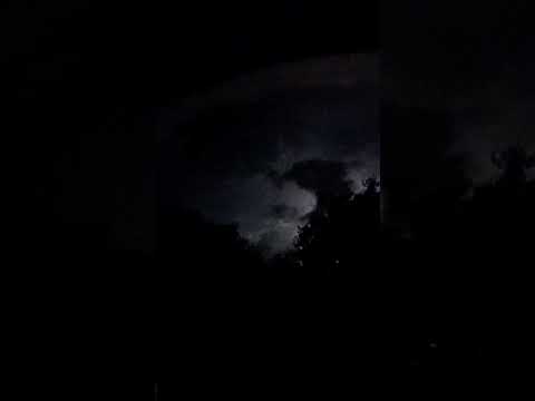 Relampagos. Villa Giardino, 01.04.2026