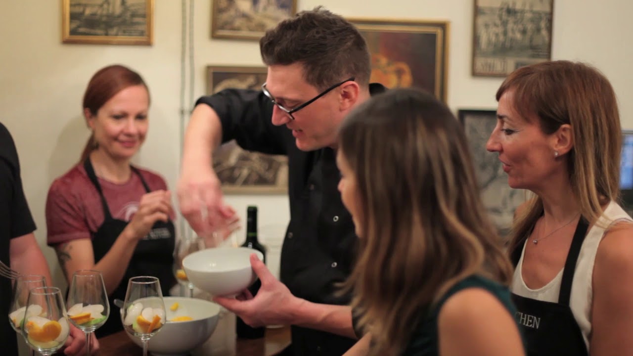paella cooking class barcelona video