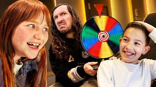 Download lagu ADLEY vs BOYS - who will WiN 👀  Crazy Challenges on a Mystery Wheel, Playing Roblox Games w Friends mp3