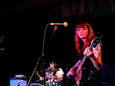The Vivian Girls play the Ruby Lounge (2)