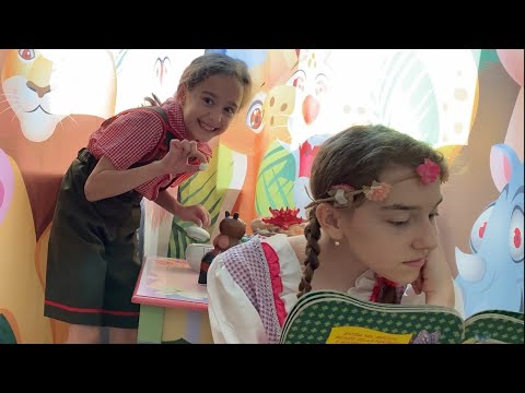 În lumea semnelor de punctuație  👀 ❗⚫❓Nel mondo della punteggiatura, Songs for kids 🏫