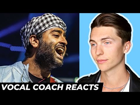 "Arijit Singh Doesn't Need Autotune" | Vocal Coach Reaction