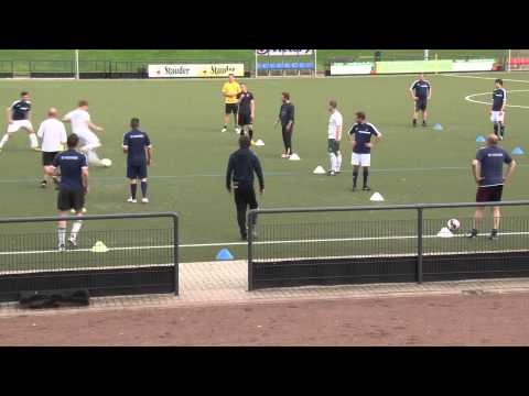 Fussballtraining mit Peter Hyballa - 20er-Gitter (4)