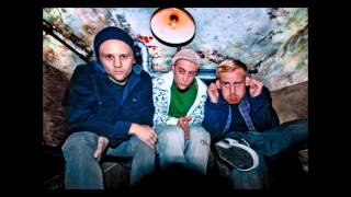 Shitrich - Gratis Tiss Sleik ft. Bad Spit