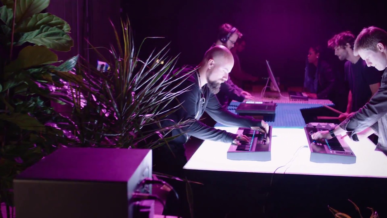 ANALOG STRINGS thumbnail 1