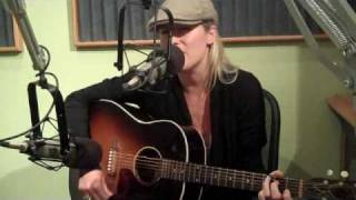 Holly Williams Live On KGSR &quot;I Hold On&quot;