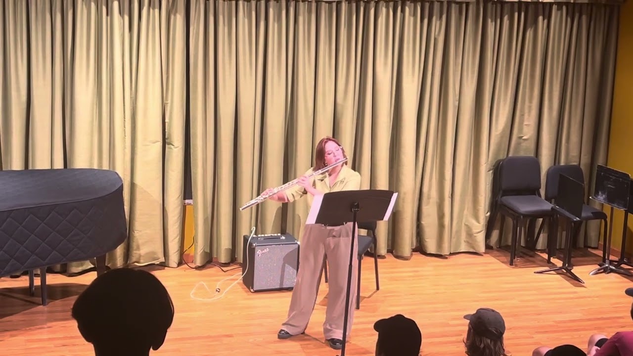 Promotional video thumbnail 1 for Emma Price ~ Flute