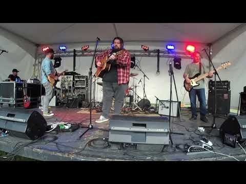 Mike à Vik - Oh ma chère (Live at Far Out Festival 2022)