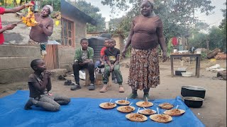 African Village Mom #cooking  Roasted Chicken with Fried Rice on Charcoal Fire