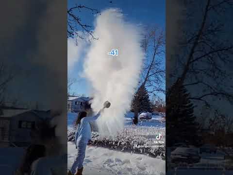 hot water extreme cold 🥶 #extremecold #winter #alberta