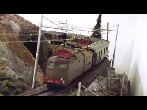 E636 019+L9718 Albenga-Ventimiglia anni '80 [fermodellismo scala H0]