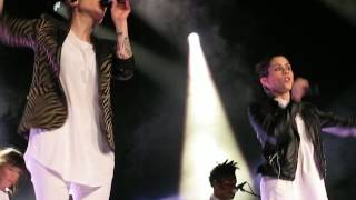 12/14 Tegan &amp; Sara - Crowd Intervention + U-Turn + Boyfriend @ Theater at Madison Square Garden, NYC