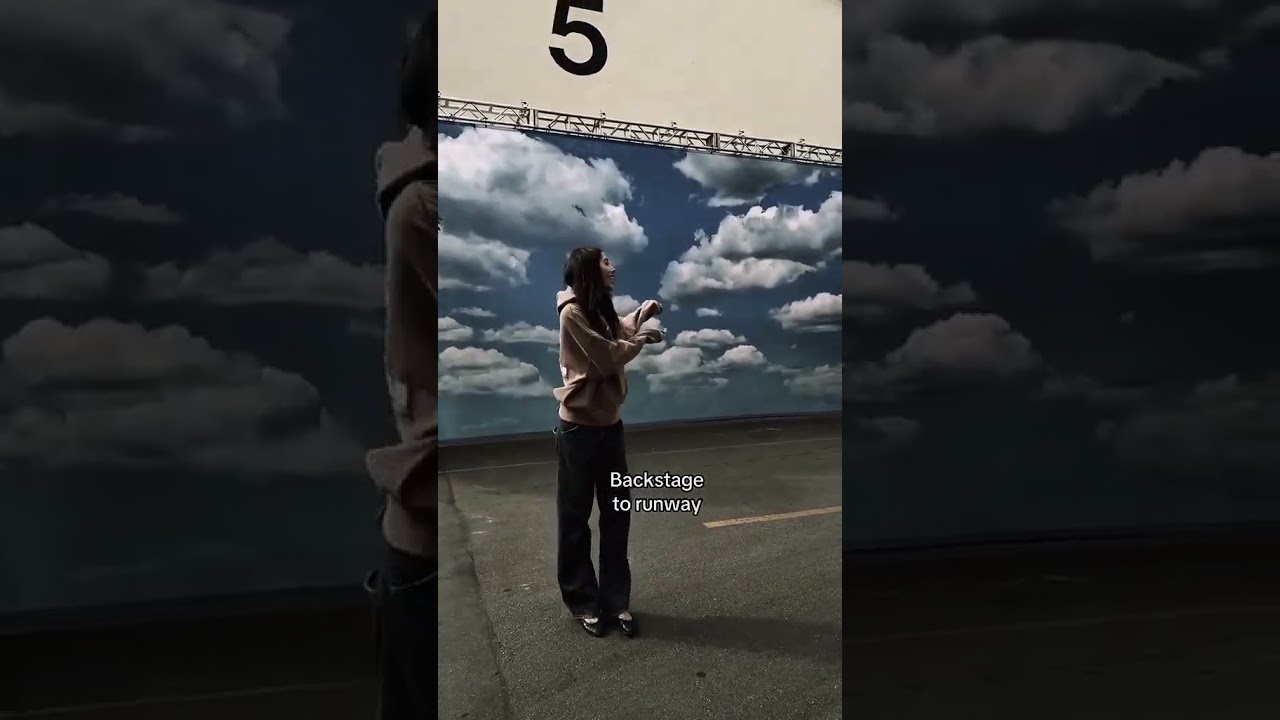 Yasmin Wijnaldum walking for Dsquared2 FW25 ☠️✨️#yasminwijnaldum#Dsquared2 #supermodel #youtubeshort