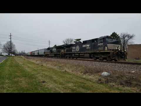 NS 9250 leads CP 383 past Des Plaines