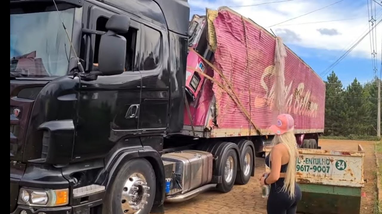 CARRETA TOMBADA CHEGOU EM CASA! Bora tirar os acessórios que isso o seguro não cobre! Logo ta pronta