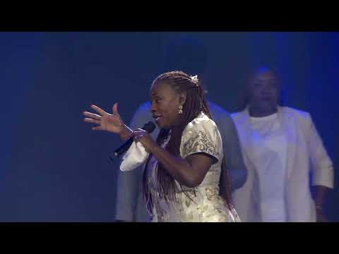 Je marche avec assurance ( Concert de Paris)