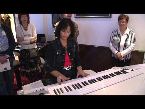 OKEY LIVE 2012 - Claudia Hirschfeld spielt WERSI Louvre und Pegasus Wing