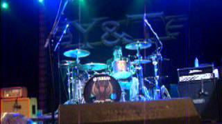 Y&T Mike Vanderhule Drum solo Bristol 2012