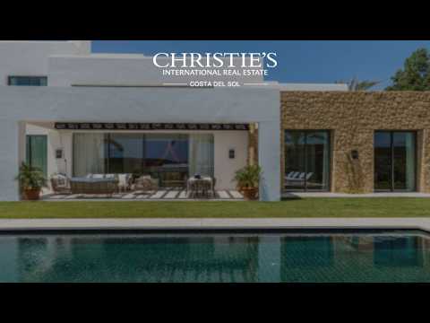 Spectacular villa next to the Casares golf course