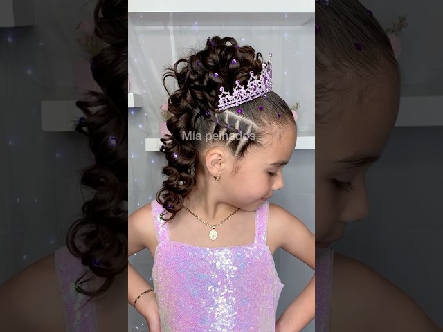 Vídeo relacionado con Alaoo Diadema con Corona de Cumpleaños, 4 Años Corona de Cumpleaños con Flores de Rosa, Accesorios de Cumpleaños con Purpurina para Mujeres Niñas Cumpleaños Fiestas