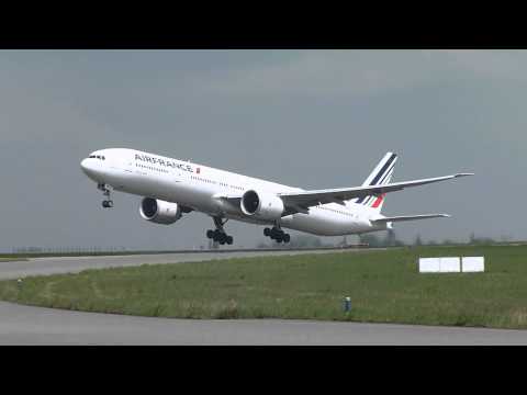décollage d'un Boeing 777 de la compagnie Air France