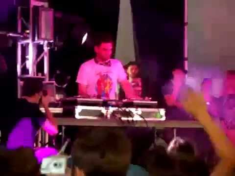 DJ AM - RHCP to Daft Punk