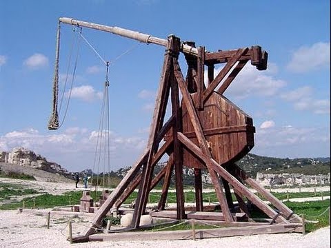 Mangonel destroys Trebuchet