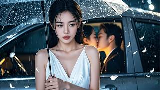 ❤️車禍現場，她竟看見「已故」十年的丈夫摟著白月光在路邊接吻！她抹掉臉上血污重生，改嫁渣夫死對頭，冷笑看前夫在雨中磕頭，隨手調燈照亮他慘狀。#短劇 #愛情 #女孩#霸总