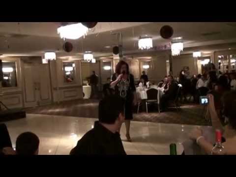 Stela Popescu Revelion 2011 Chicago  - Barbatilor le plac femeile plinute ;)