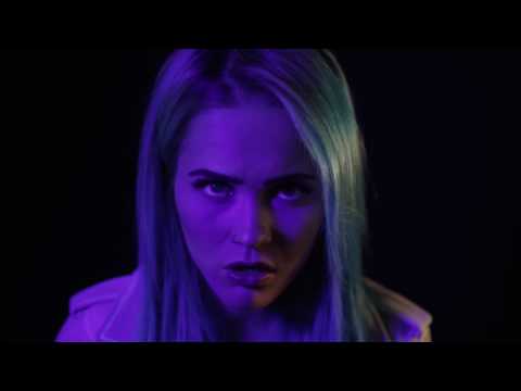 SANNI - Oo se kun oot (feat. Paperi T) [virallinen musiikkivideo]