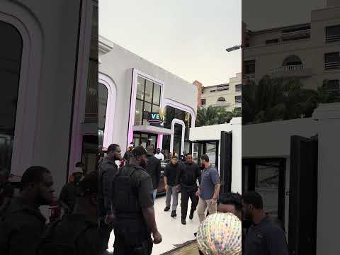 Burna boy leaving a nightclub at 8am in Lagos with his gt3rs 😳😱