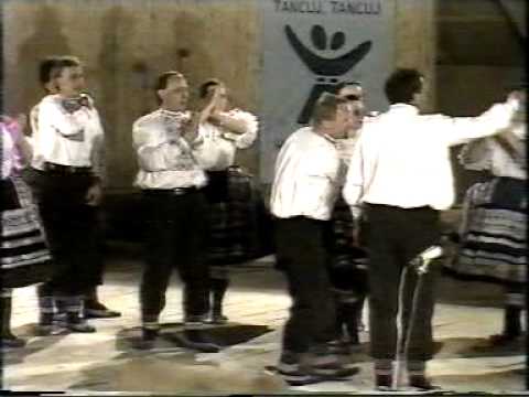 Tanecna skupina zo Starej Pazove Starsi