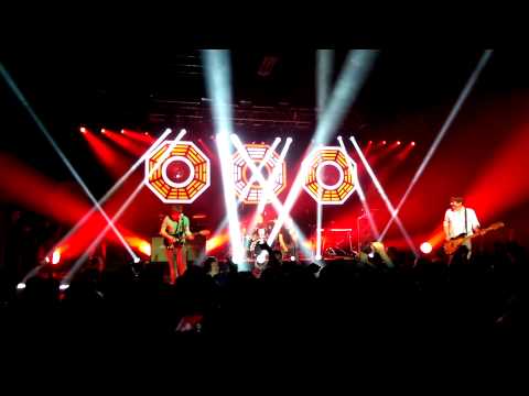 Blur "Song 2" 11/6/15 Llandudno Venue Cymru