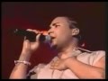 aunque digan que soy (bandolero) don omar en concierto.mp4