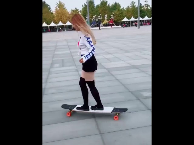 Vídeo relacionado con OIXYEY Calcetines altos a rayas para mujer Calcetines a rayas rojas y blancas Calcetines con mangas a rayas Calcetines a rayas Carnaval Cosplay Años 80