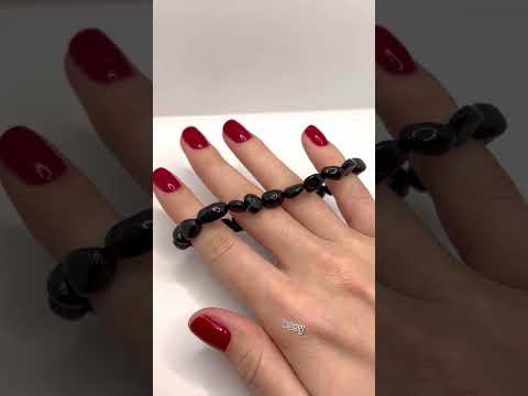 Подарок девушке браслет из натурального камня Черный агат бусины природной формы 18 см стрейч в коробочке - фото 1 - id-p2452912333