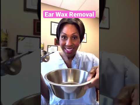 How Doctors Flush Earwax.👂🏽#shorts